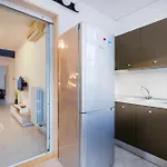 Guesthost - Spacious Flat X4 With Patio And Garden Appartement *