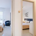 Guesthost - Spacious Flat X4 With Patio And Garden * Otrante
