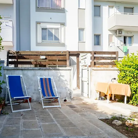 Guesthost - Spacious Flat X4 With Patio And Garden Otranto