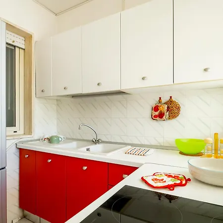 Guesthost - Spacious Flat X4 With Patio And Garden Apartment