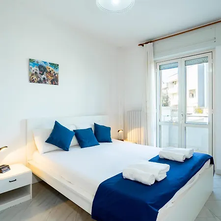 Apartment Guesthost - Spacious Flat X4 With Patio And Garden Otranto
