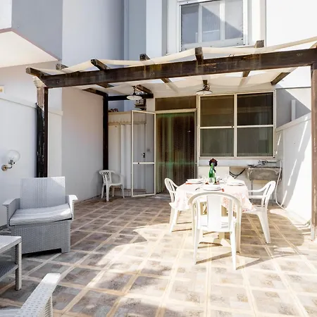 Guesthost - Spacious Flat X4 With Patio And Garden Otranto