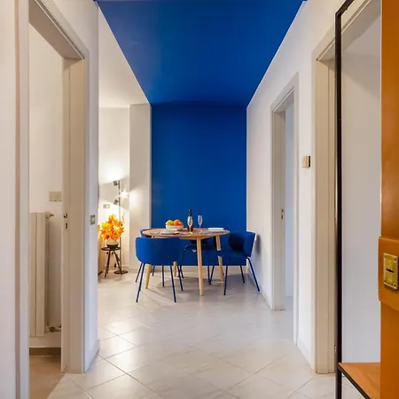 Lägenhet Guesthost - Spacious Flat With Patio And Garden Otranto