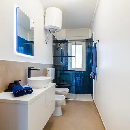 Guesthost - Spacious Flat With Patio And Garden أوترانتو