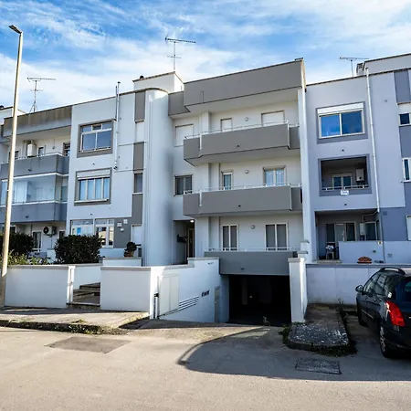 Guesthost - Spacious Flat X4 With Patio And Garden 奥特朗托