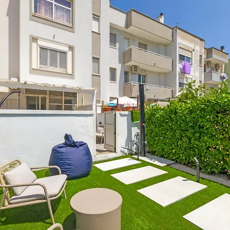 Guesthost - Spacious Flat With Patio And Garden أوترانتو